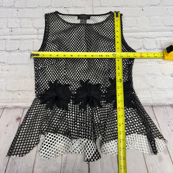 Gracia Women Laser Cut Sleeveless Top Blouse Size Small Black Peplum D064 -11 - Picture 2 of 14